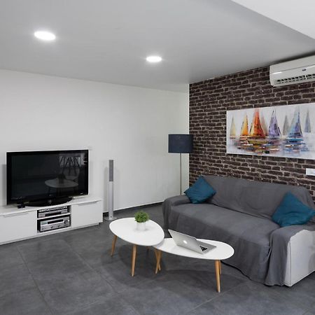Poseidon Apartment By Michalis Айя Напа Екстериор снимка