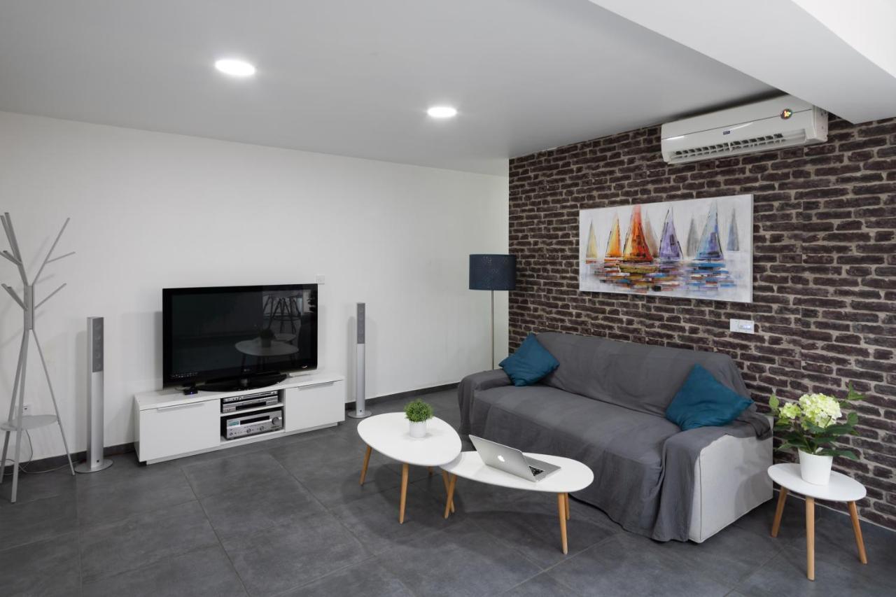 Poseidon Apartment By Michalis Айя Напа Екстериор снимка